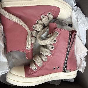 Pink jumbo lace Rick Owen’s
